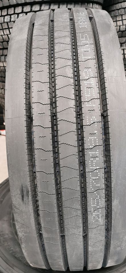 Neu 265/70 R19,5 143/141J  M+S LKW Reifen Lenkachse Trailer in Unna