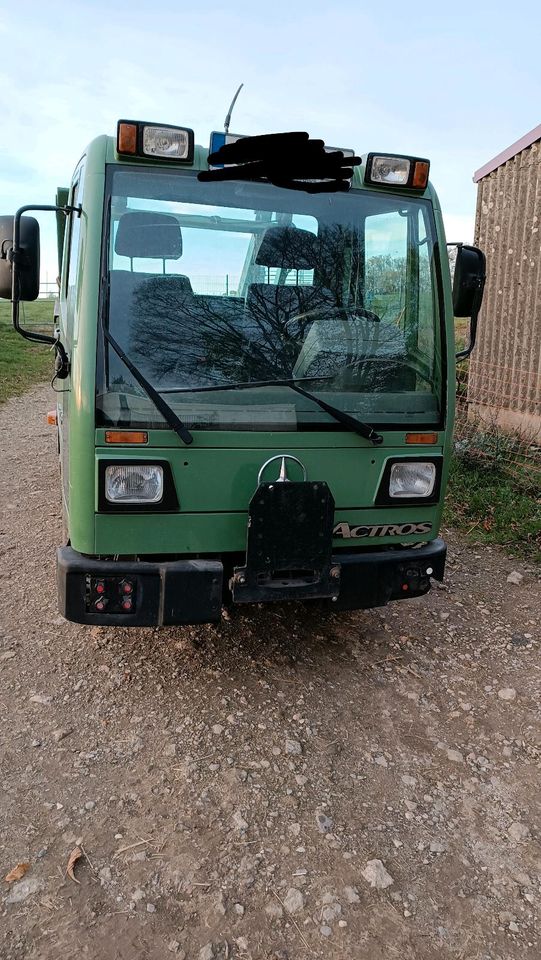 Unimog 409/60 UX 100/ Geräteträger Daimler-Benz Allrad in Wipperfürth