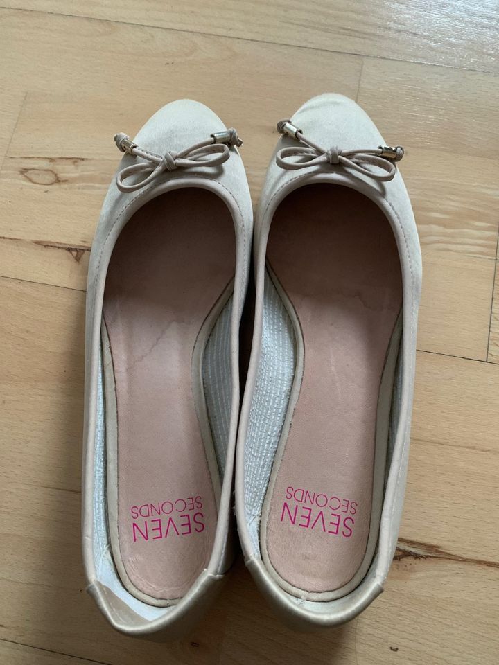 beige Ballerinas von Seven Seconds in Emmendingen