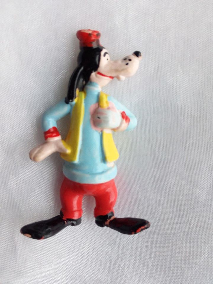 Figuren Disney Donald Micky Minni Goofy Bert Schlumpf Bugs Bunny in Duisburg