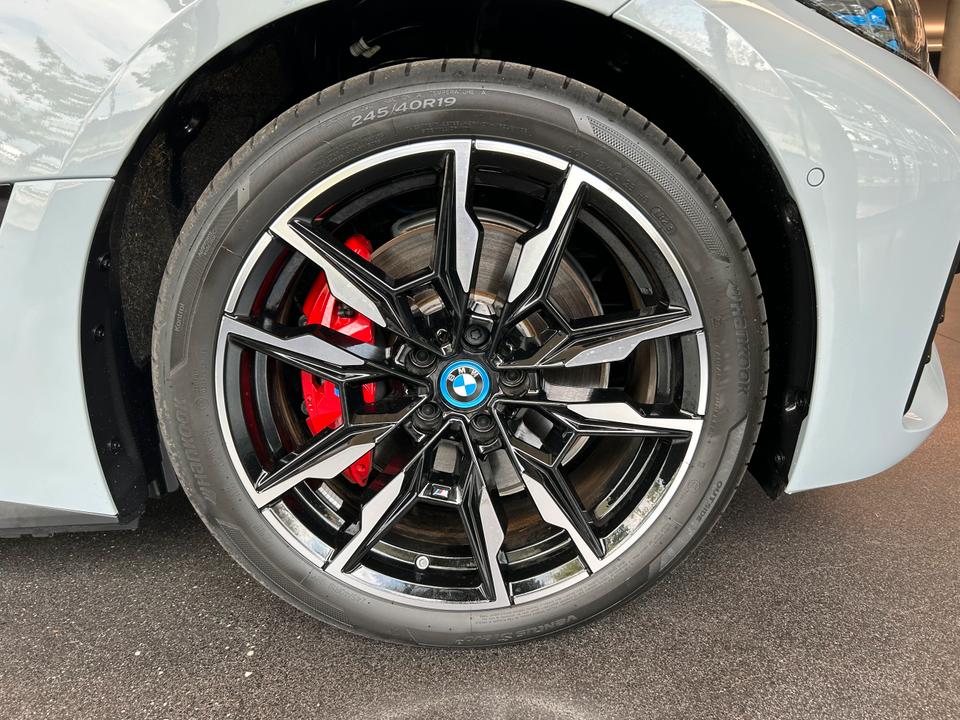 BMW i4 M50 xDrive Gran Coupé Vollausstattung Laser, AHK, HK in Grafrath