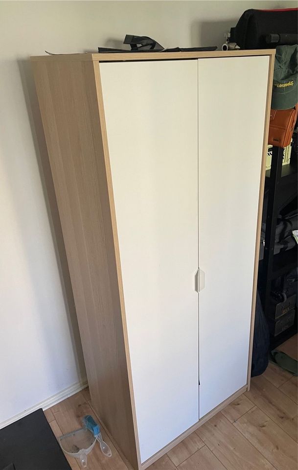 Wardrobe 80x189x52 in Berlin