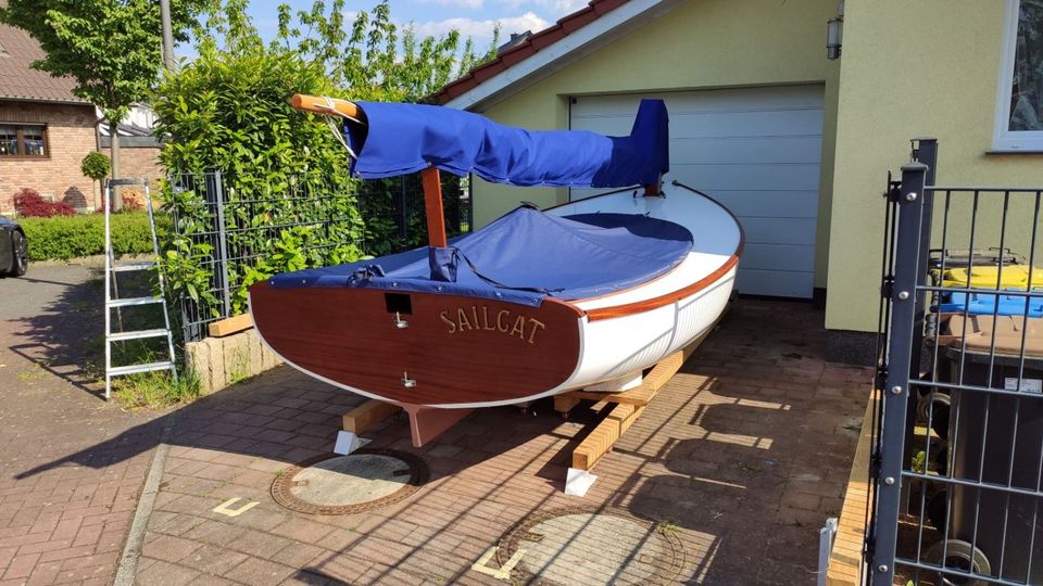 Neues Holzsegelboot Catboot Catboat Holzboot in Recklinghausen