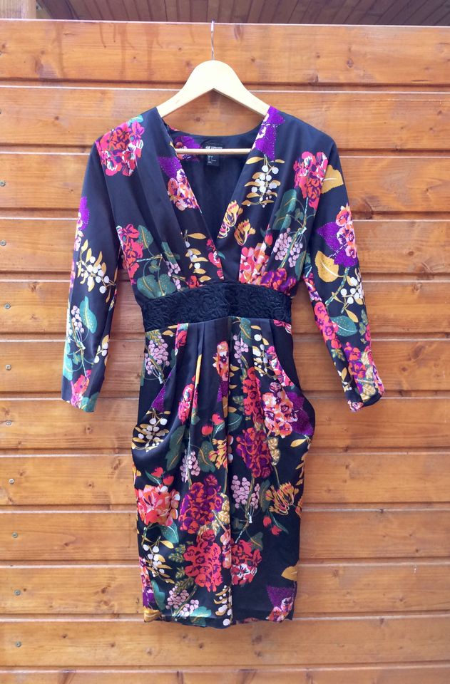 H&M Conscious Collection Kimono Kleid Blüten Stil asiatisch 34 XS in Mandelbachtal