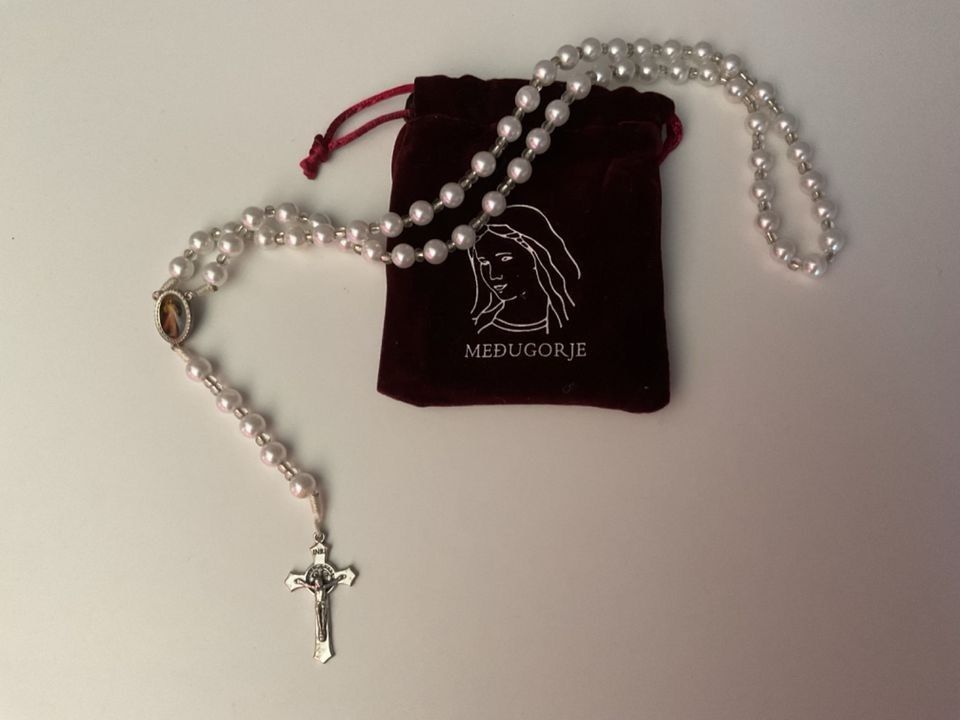 Rosenkranz Silber mit Perlen und Mutter Gottes / Maria in Bad Krozingen