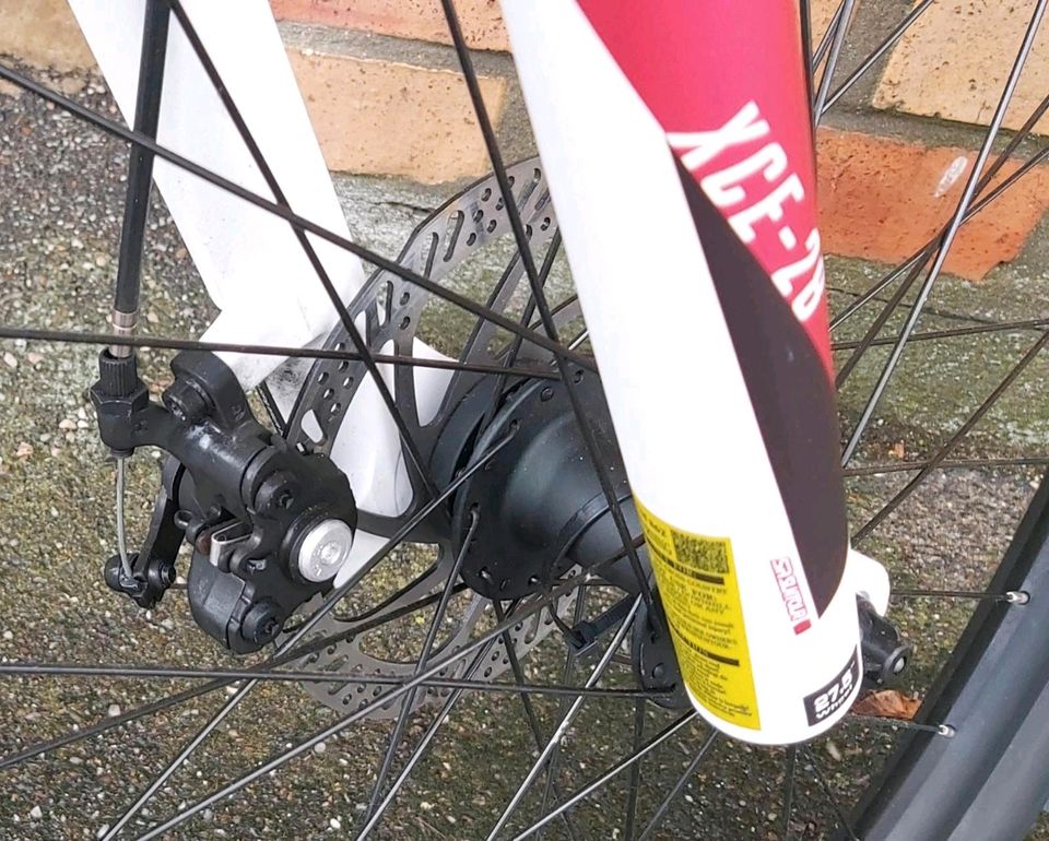 Fahrrad BULLS, Rahmenhöhe 51 cm.  Reifengrösse 27,5  Schaltung 21 in Straubing
