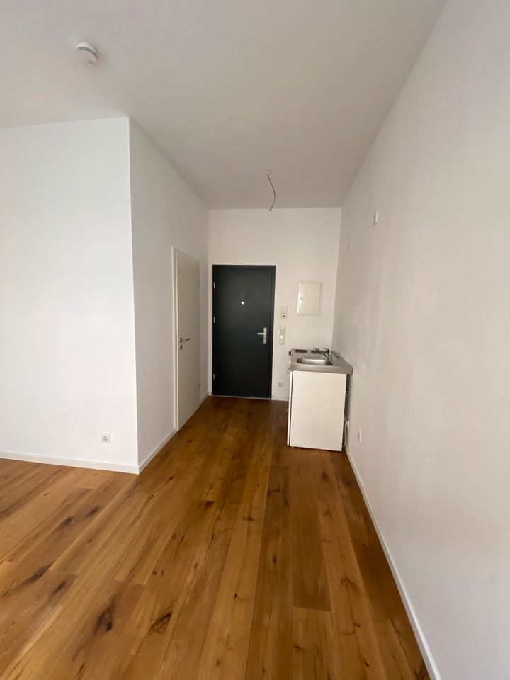 1 Zimmerwohnung renoviert Parkettböden in Nürnberg (Mittelfr)