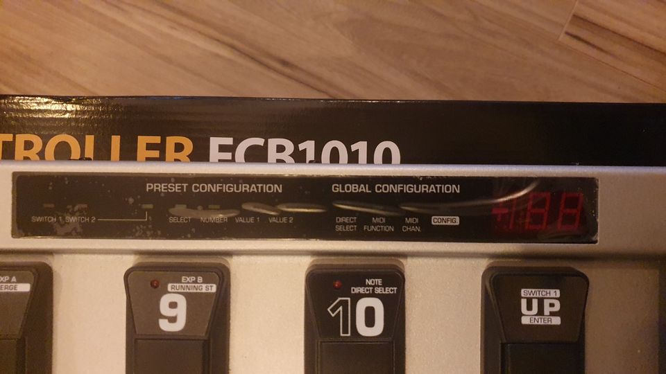 Behringer Fußleiste FCB 1010 / MIDI Controller / Fußschalter in Dresden