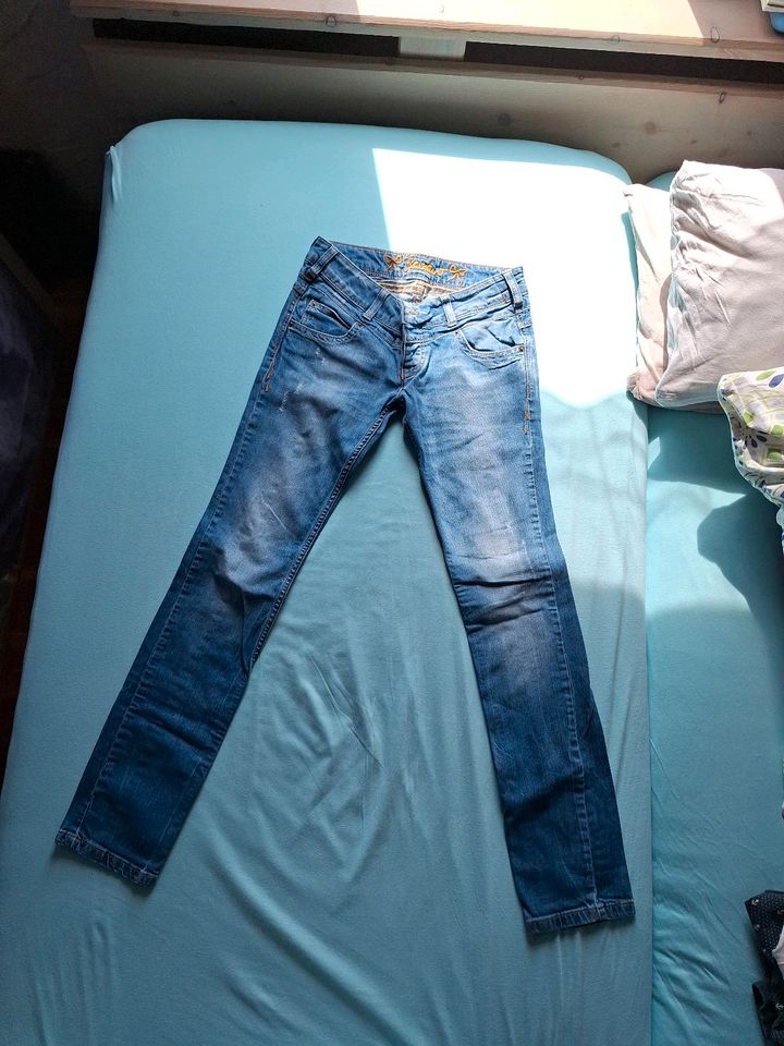 Jeans Review Größe 27 in Breitungen