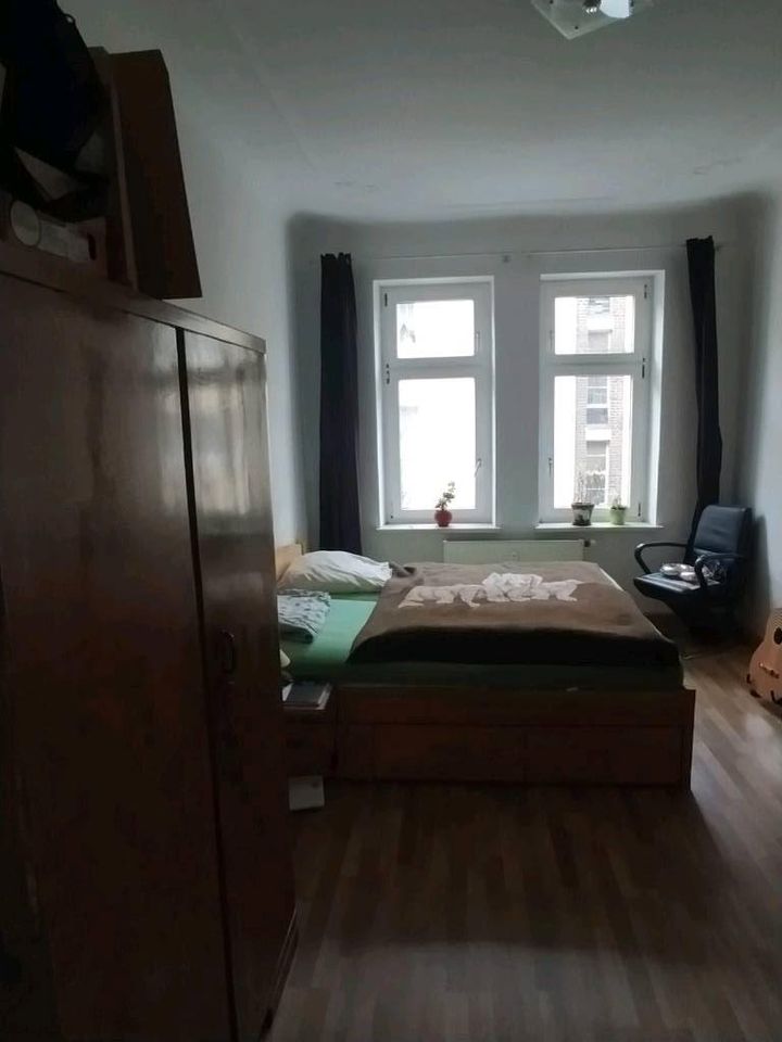 TOP gepflegte 3 Raum Wohnung mit Balkon+Stuck im Süden in Leipzig