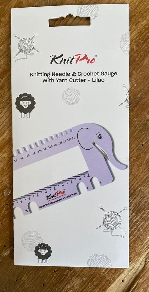 KnitPro Nadelmaß mit Fadenabschneider + Lineal ✿ Elefant Lilac ✿ in Neuhof