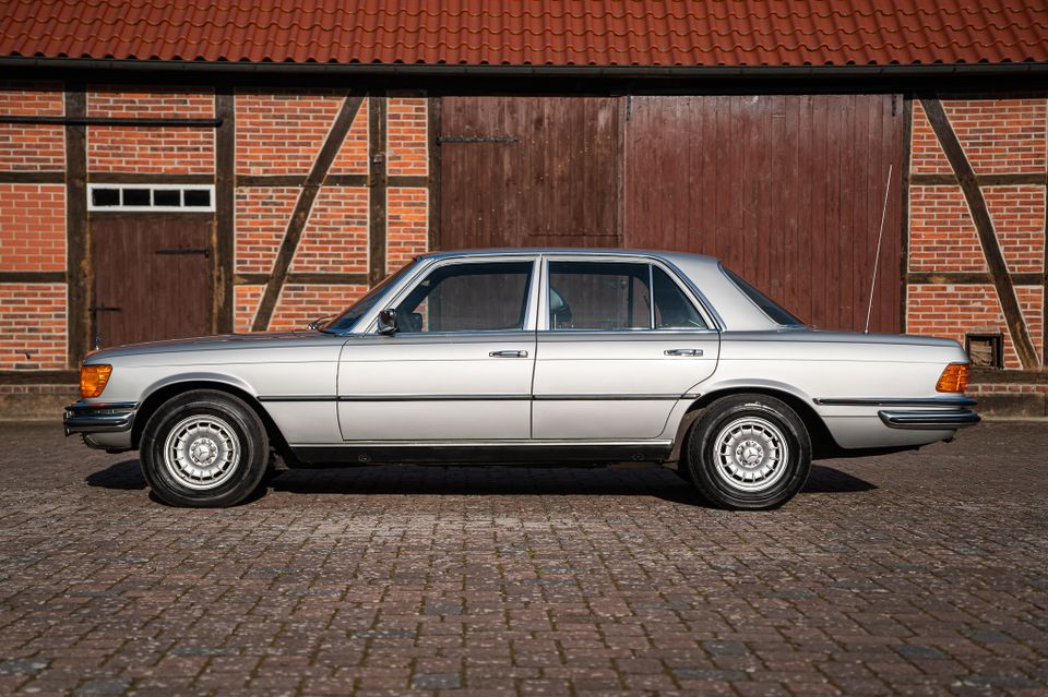 1975 Mercedes 280SE, W116, Astralsilber, Klima, el. Fenster in Lachendorf