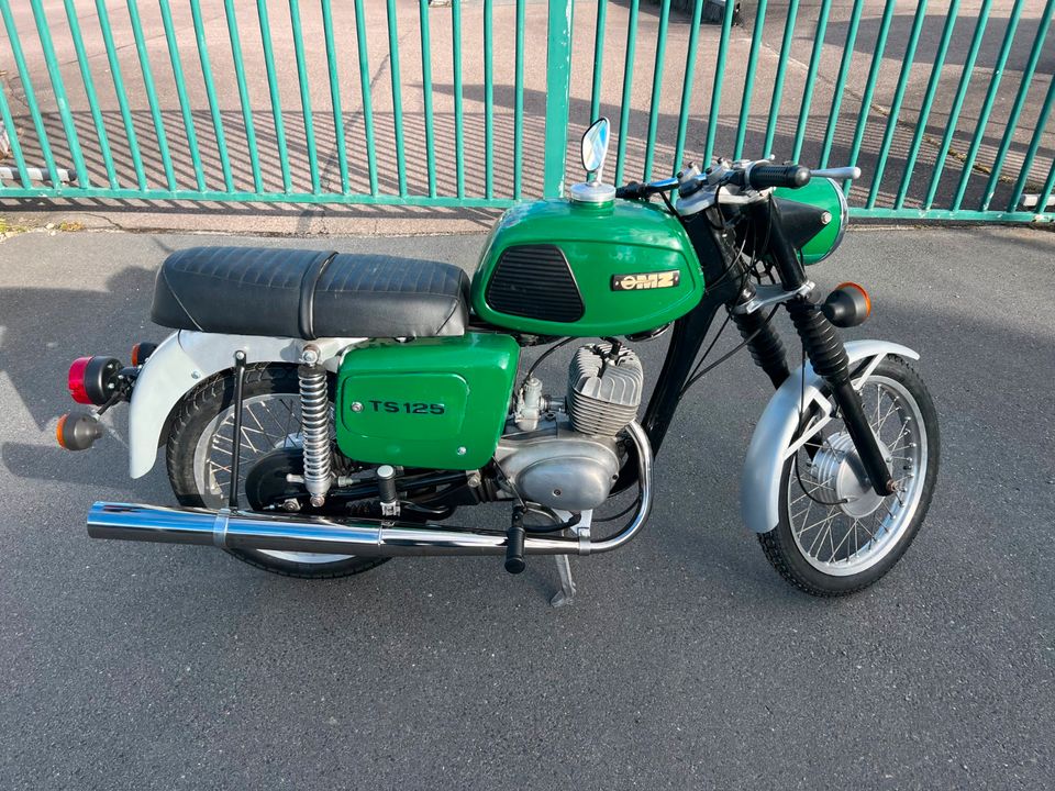 MZ TS 125 Teilrestauration mit viele Neuteilen original Lack TÜV in Radebeul