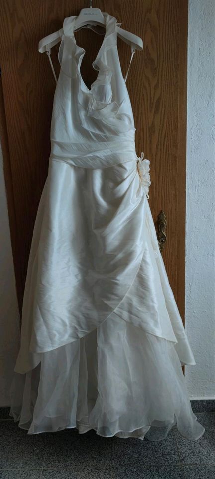 Neckholder Brautkleid in Neukieritzsch
