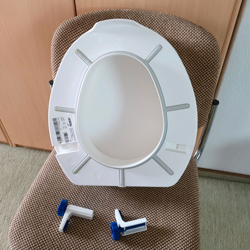 Toilettensitzerhöhung mit Deckel Aqua Tec in Rommerskirchen