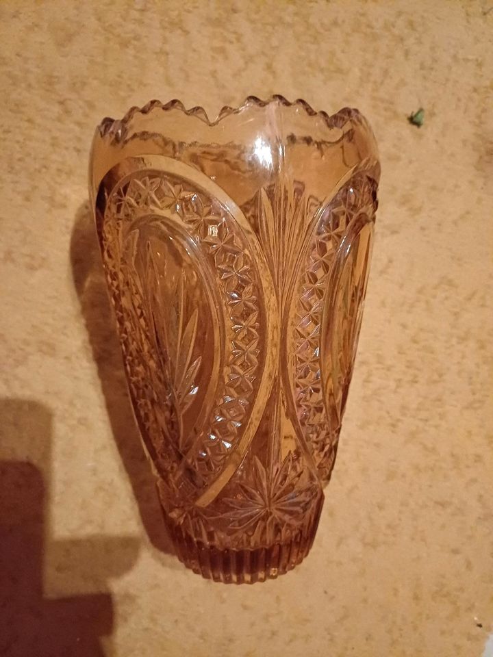2 verschiedene neue Vasen in Steina