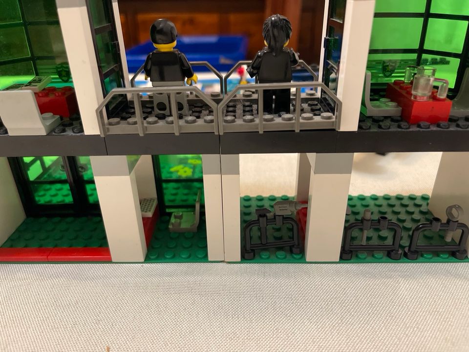 LEGO 6636 Polizeiwache Headquarter Einsatzzentrale Heli in Henstedt-Ulzburg