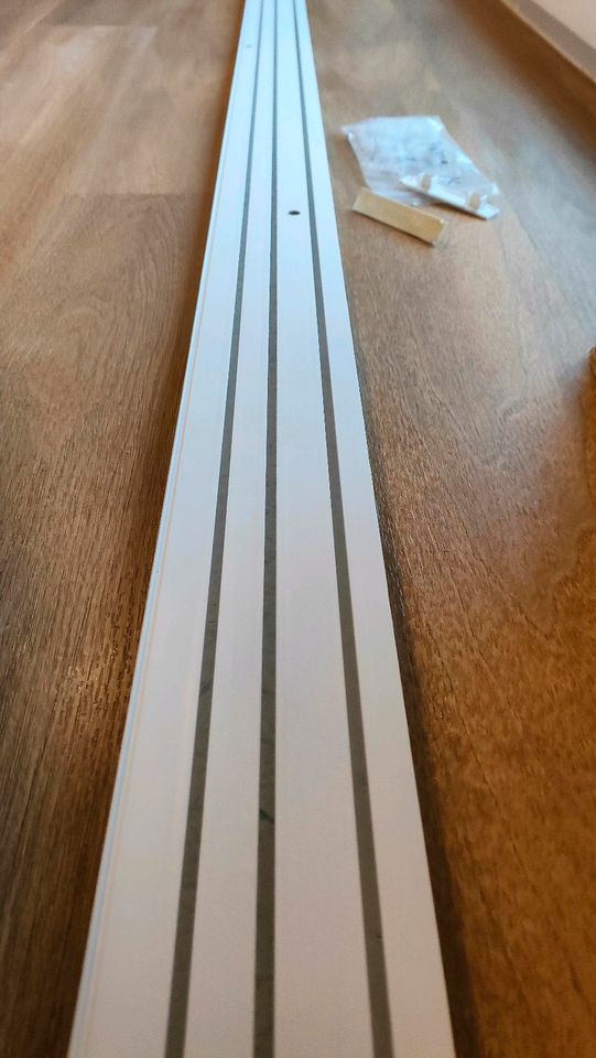 Innenlaufschiene mit Holzkern weiß Gardinenschiene 3-läufig 300cm in Tapfheim