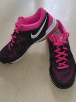 Nike Damen Mädchen Sneaker Gr.37,5 (US 6,5)(UK 4) 23,5 cm schwarz Baden-Württemberg - Weinheim Vorschau
