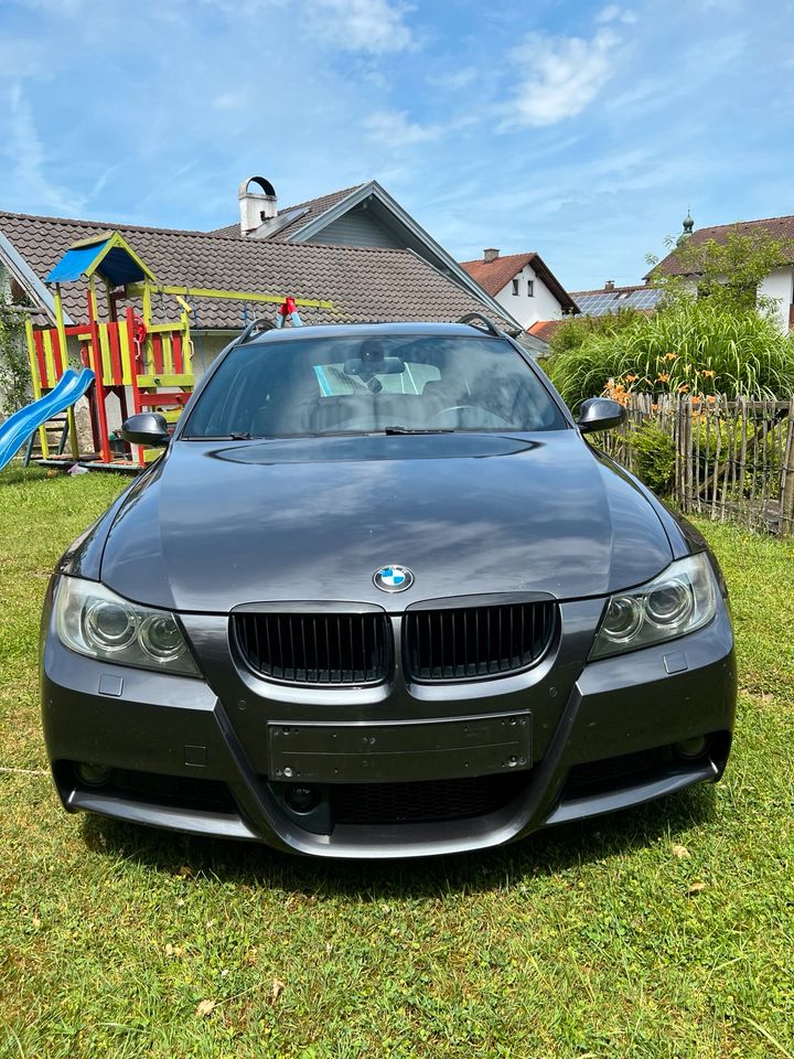 BMW 330i Touring mit M Packet in Haiming