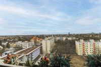 Jetzt zugreifen: Über den Dächern Münchens - Gepflegte Etagenwohnung mit Balkon in Vorstadtlage München - Bogenhausen Vorschau