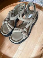 Sandalen von Tamaris neu mit Etikett! Niedersachsen - Scheeßel Vorschau