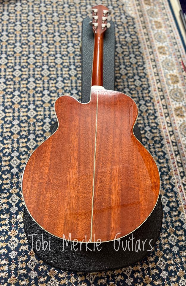 WASHBURN CUMBERLAND J28SC in Weissach