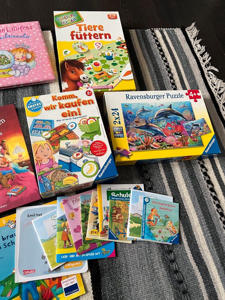 Spiel- Bücherpaket & Puzzle in Stuttgart