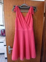 PInkes Kleid Düsseldorf - Bilk Vorschau