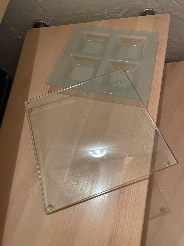 Glasschale für Dekomaterial mit abnehmbarer Glasplatte in Konstanz