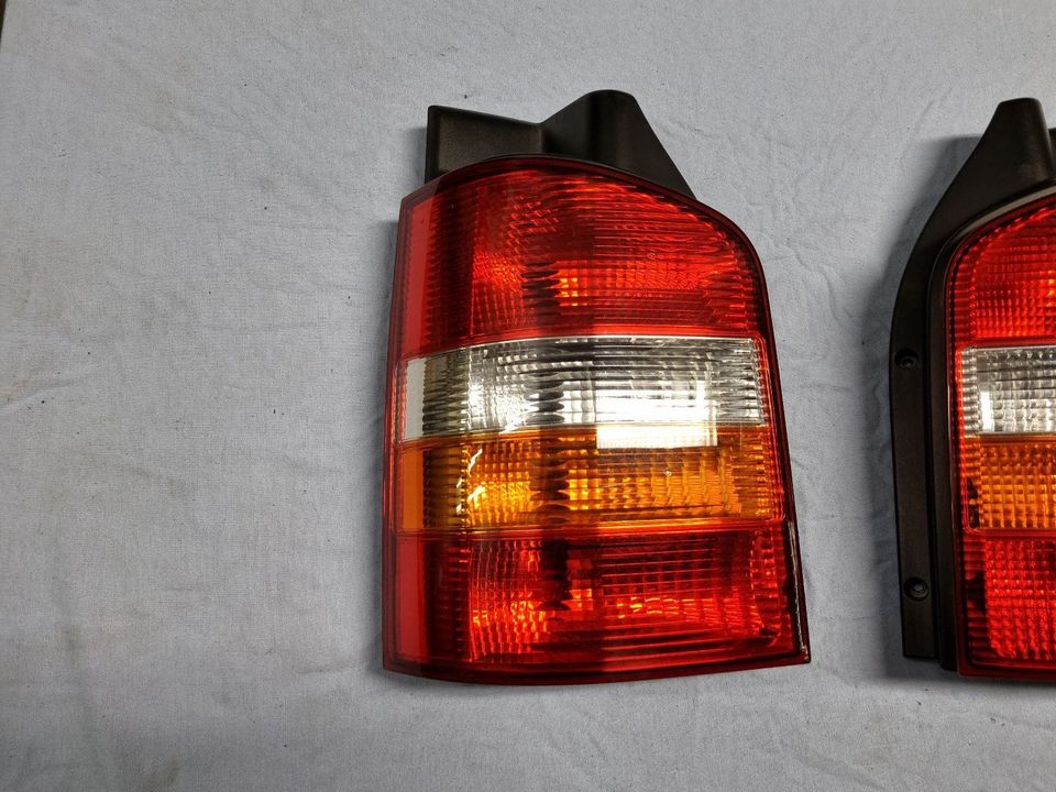 VW T5 Rückleuchten Rücklicht 7H0945095G 7H0945096G links rechts in  Thüringen - Benshausen, Ersatz- & Reparaturteile