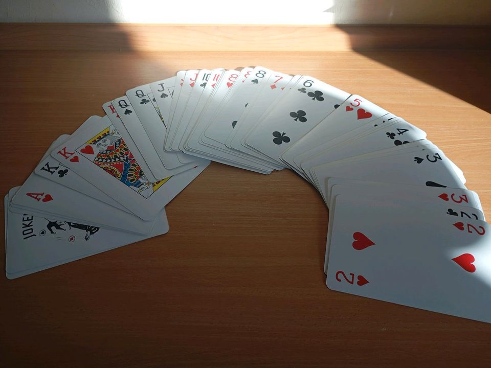 Kartenspiel gross in Ottobrunn