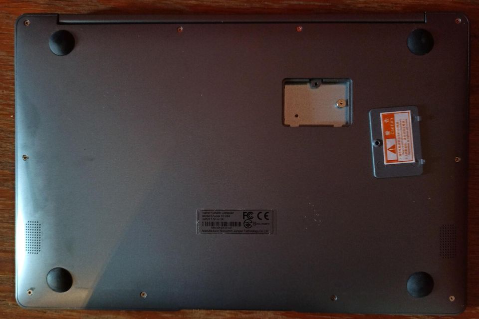 Netbook Laptop mit originale Netzteil. defekt. in Bad Waldsee