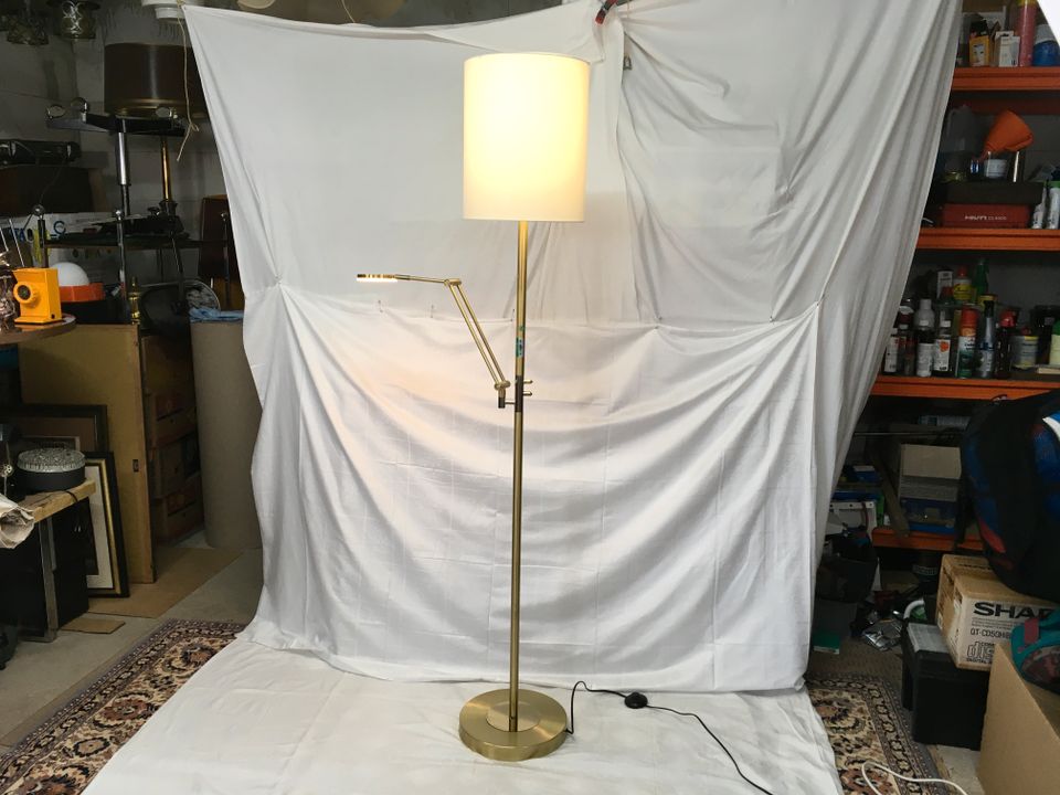 Hochwertige Stehlampe, Leselampe, Modell Varese, Messing in Wiefelstede