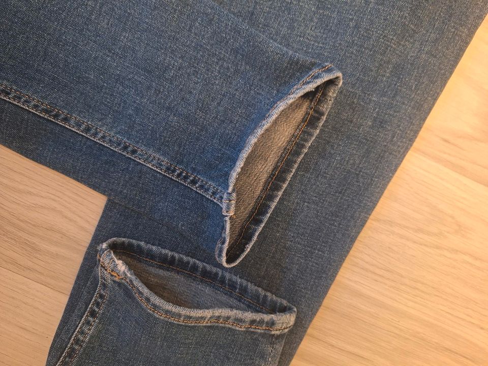 ++ Jeans von H&M slim fit Größe 27 ++ in Babenhausen