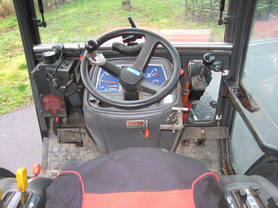 Kubota B2100 Allrad, Besen +Schneeschild,Ackerschlepper, Traktor in Igersheim