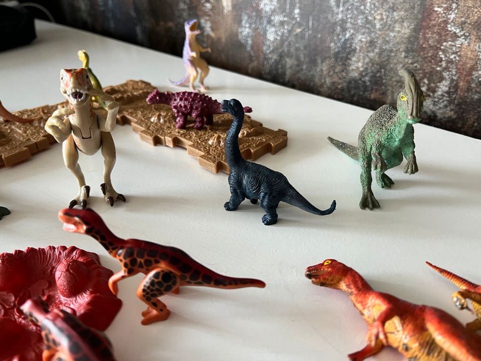 Dinosaurier Figuren Teil 2. keine Schleich Figuren in Berlin