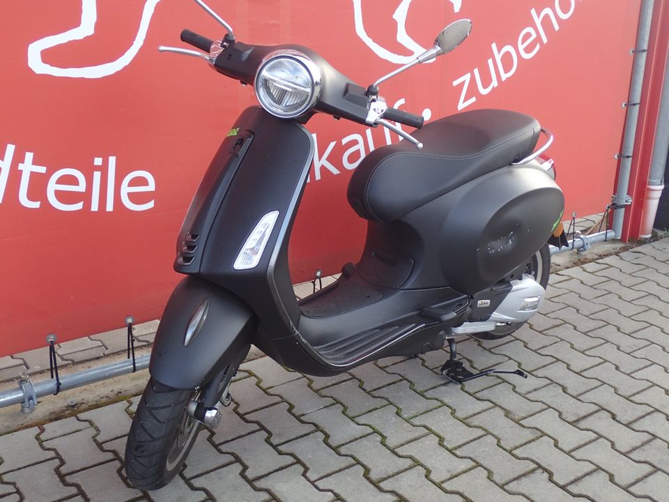 Vespa Primavera 125 Ez.2021 (leichter Schaden) in Mantel