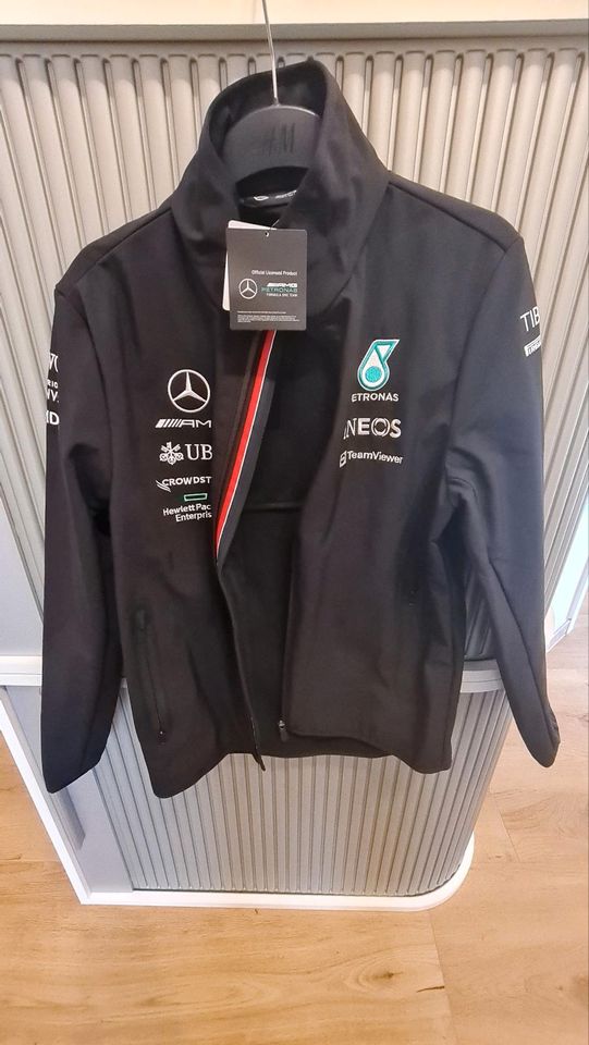 Mercedes Benz F1 Jacke in Gröbenzell