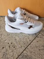 Sneaker Puma Gr 39 NEU Nordrhein-Westfalen - Bocholt Vorschau