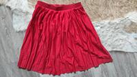 Faltenrock Rock rot Midirock ca. knielang H&M vmtl. Gr. M Baden-Württemberg - Konstanz Vorschau