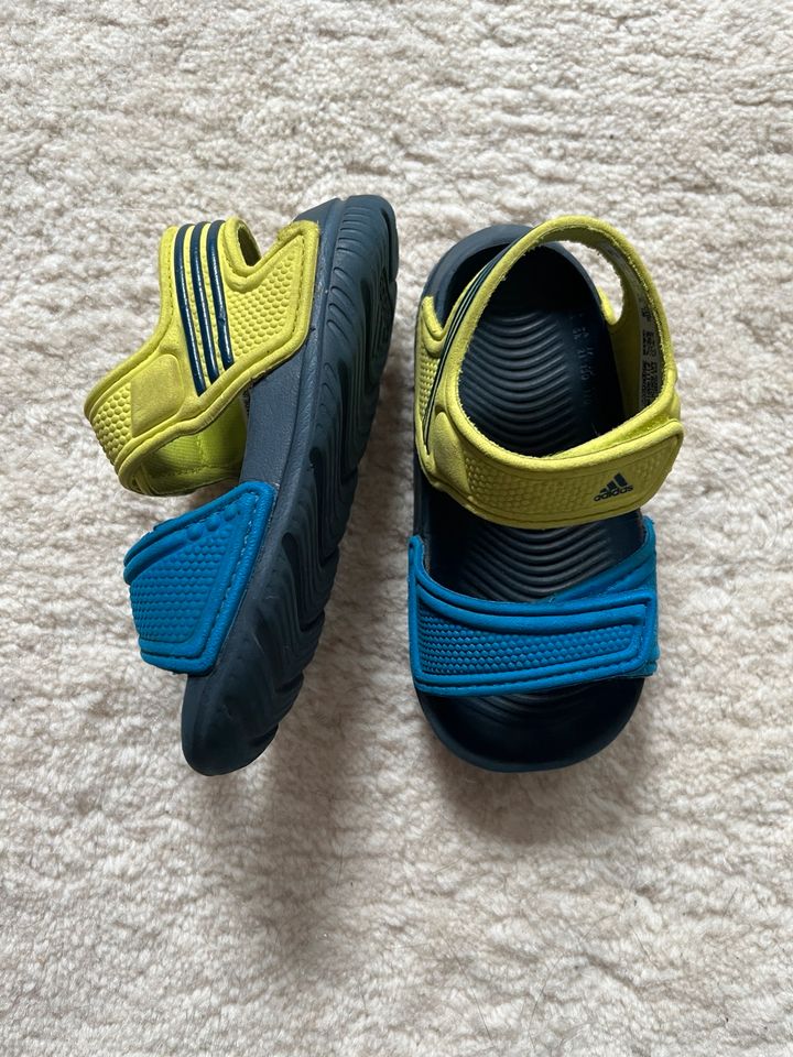 Adidas Sandale Größe 21 in Leverkusen