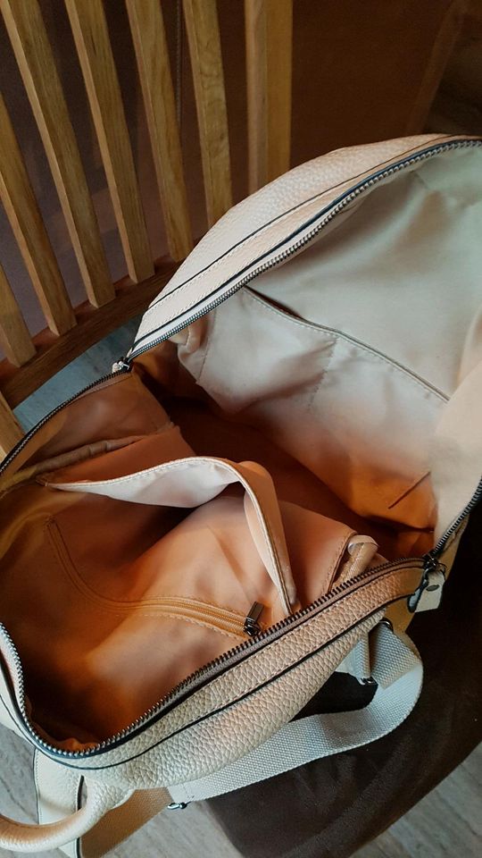 Rucksack Kunstleder beige in Aerzen