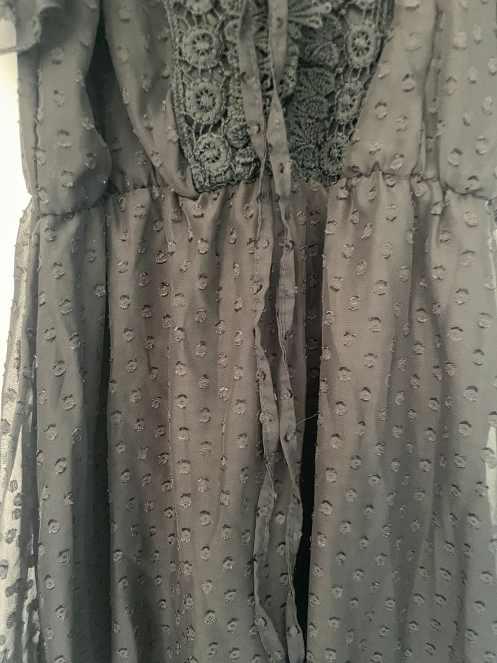 schwarzes Sommerkleid (Made in Italy, 36) in Nieheim