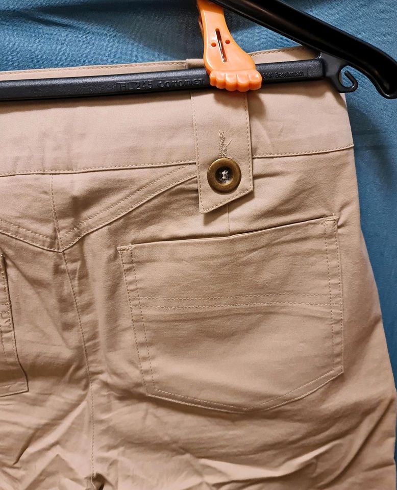 Damenshorts Short Kurze Hose Beige Hellbraun Größe 36 in Espelkamp