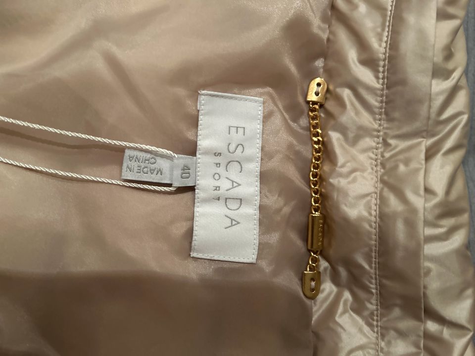 Escada Daunenjacke in Essen