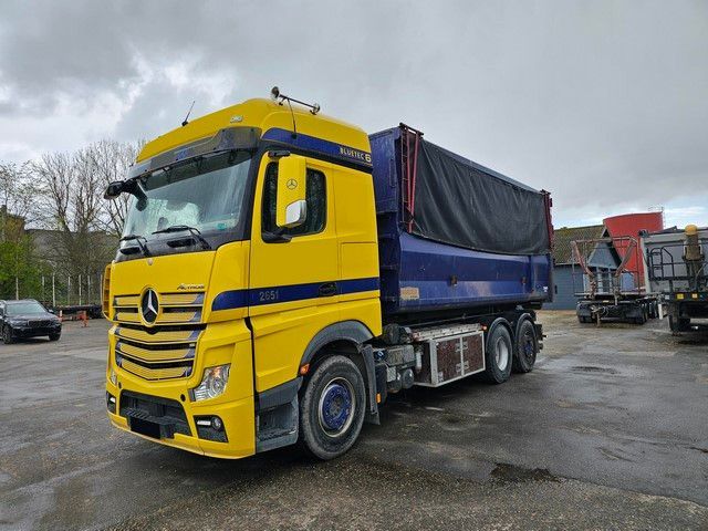 Mercedes-Benz 2551 Abroller ohne Container in Hagenow