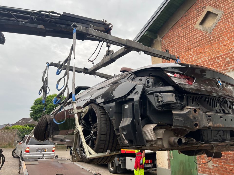 Schlachtfest Bmw f12 640d M Dynamik Drive Unfall in Seubersdorf