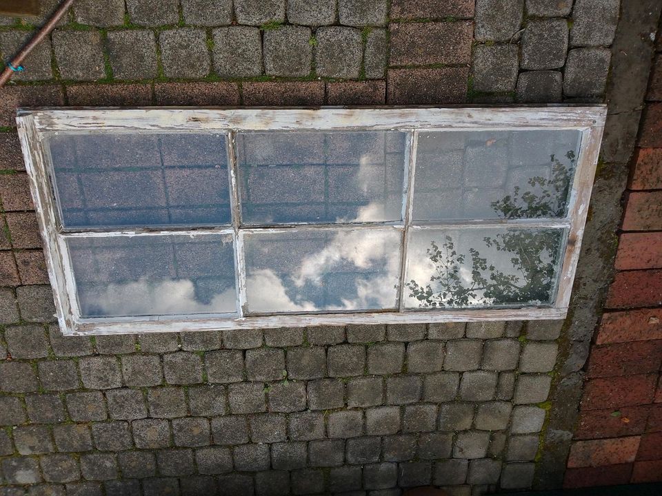 Altes Sprossenholzfenster in Solingen