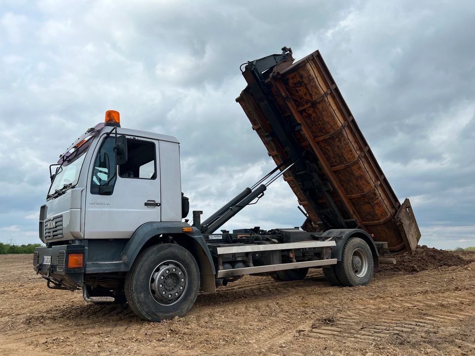 Containerdienst Schüttgüter Baggerarbeiten in Heinsberg